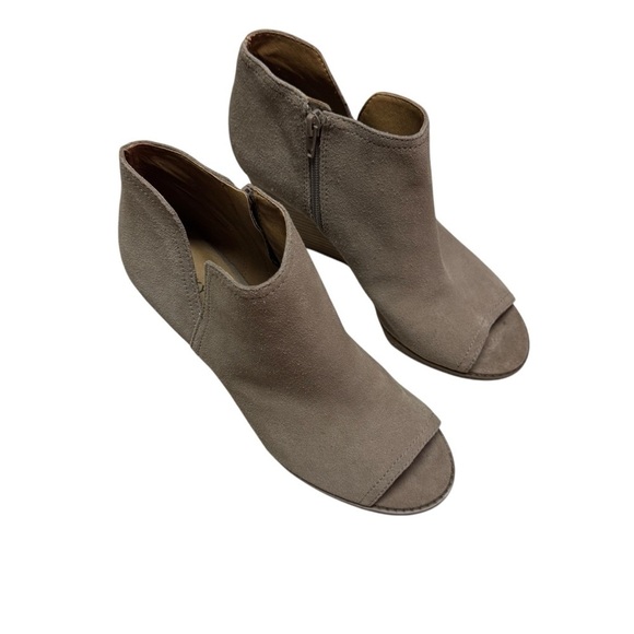 Lucky Brand Jareen Peep Toe Zip booties size 9.5 - Picture 1 of 7